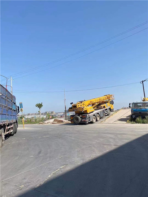 临海市25吨吊车的租赁价格大概是多少？