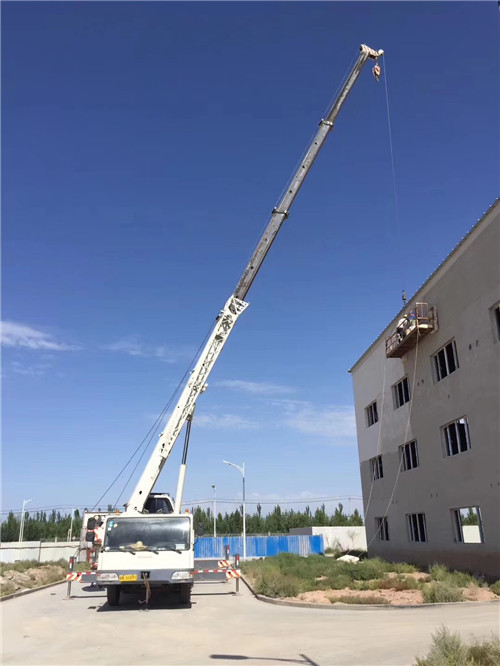 临海市“轻装强干”—— 吊车的 “轻量化臂架” 技术